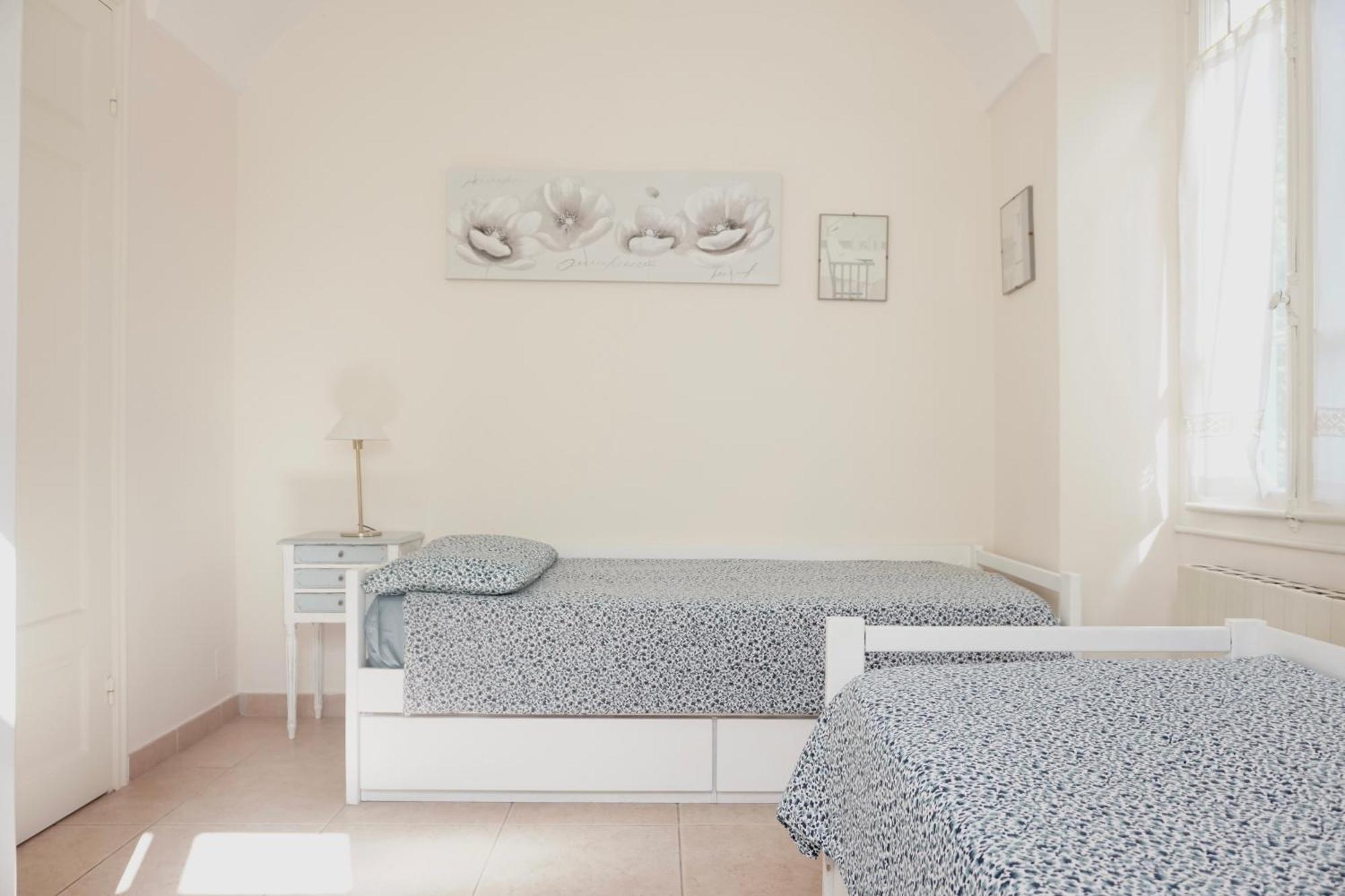 Villa Angelina - Casa Glicine Vallecrosia Eksteriør billede