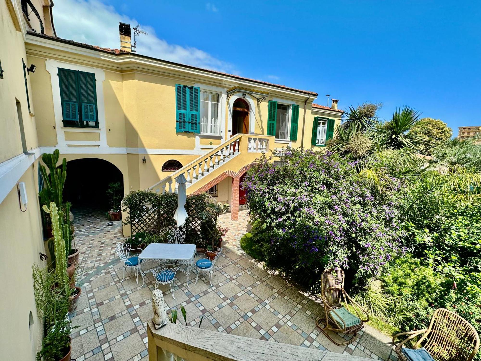 Villa Angelina - Casa Glicine Vallecrosia Eksteriør billede